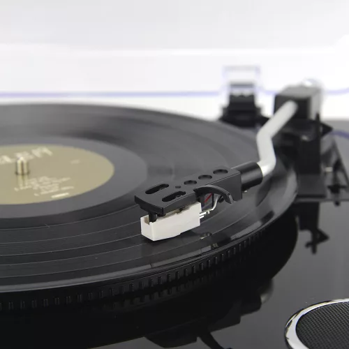 Aiwa GBTUR-120BKMKIII Analóg lemezjátszó Bluetooth funkcióval, magasfényű fekete színben