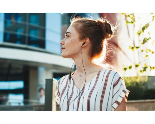 JVC HA-FR17UCBU USB-C fülhallgató 10,7 mm neodímium hangszóróval mikrofonnal, vezérlővel, fekete