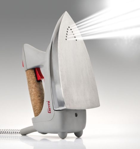 Girmi ST03 Professzinális gőzállomás, 2000W, 700 ml-es tartállyal